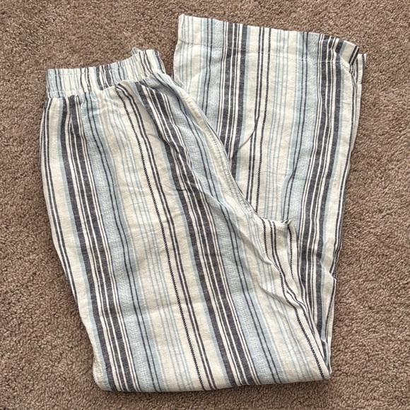 Briggs New York Blue and White Striped Pants - Picture 3 of 3